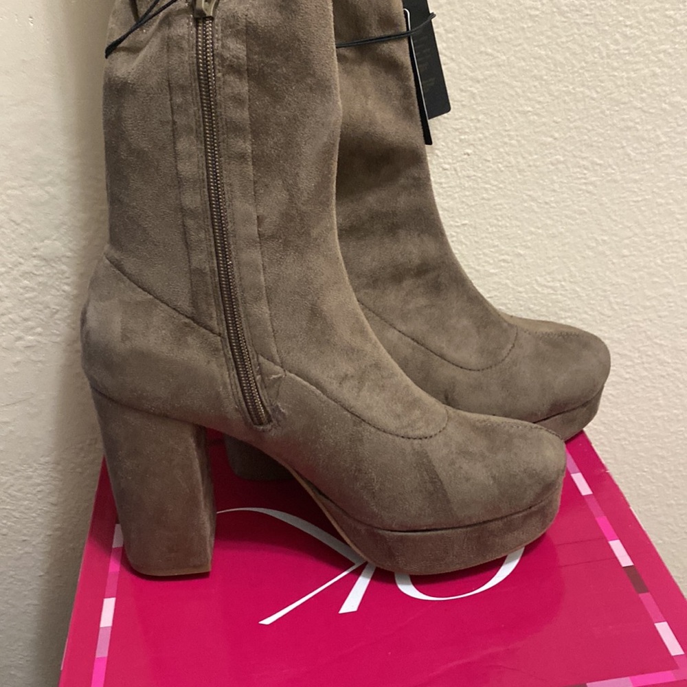 Forever 21 Knee High Boots - Picture 4 of 7